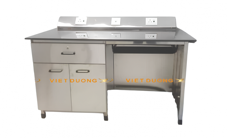 Ban-thi-nghiem-inox-3-e1705749118770.png